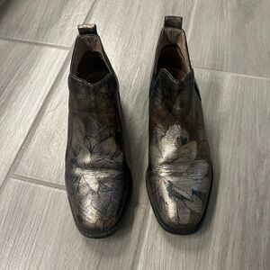 Seychelles metallic ankle boots Size 7.5